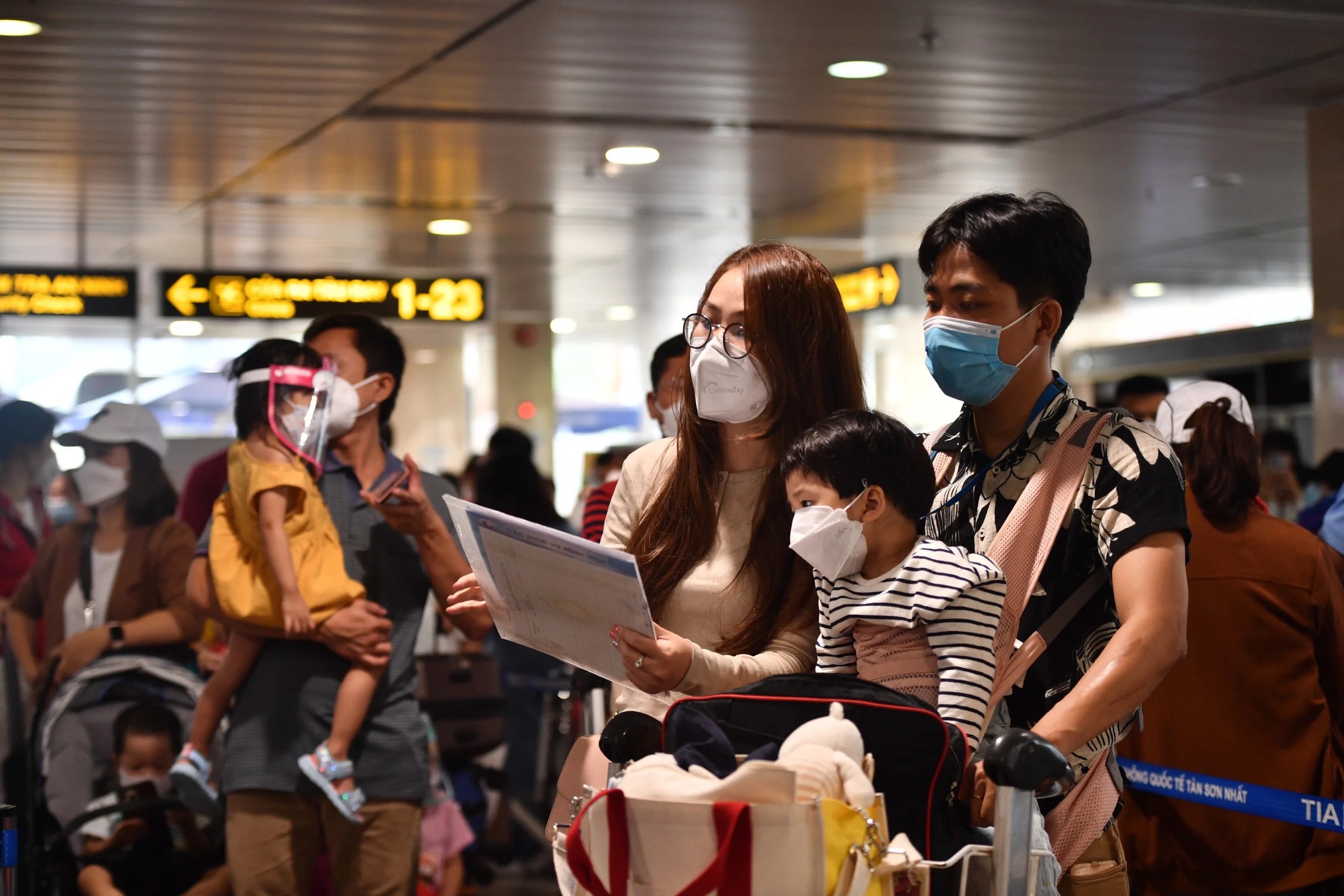 Gia ve may bay dip 30/4 - 1/5 tiep tuc tang nhiet hinh anh