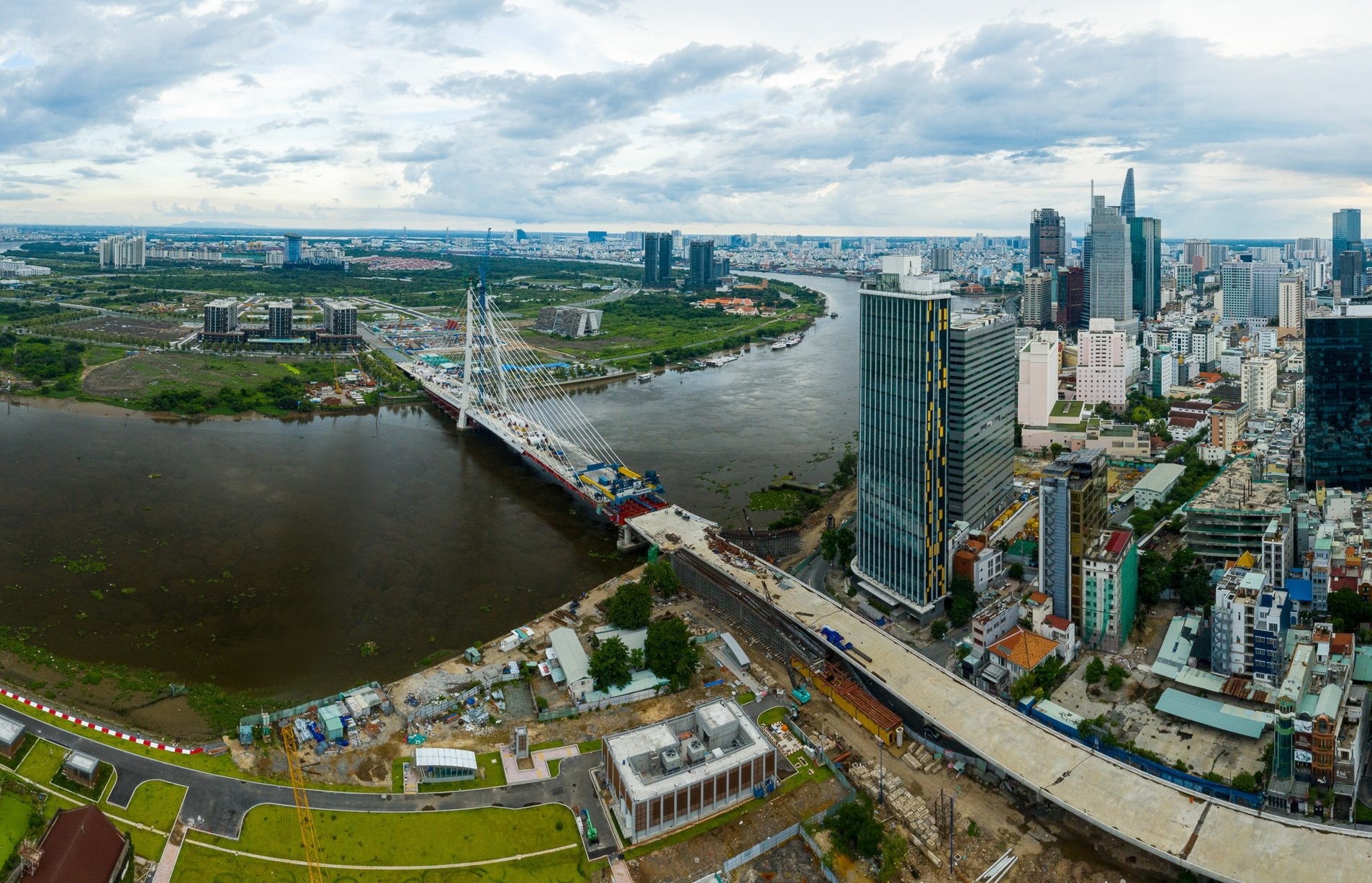 Chu du an can ho ‘dat vang’ o TP.HCM dua nhau bung hang hinh anh