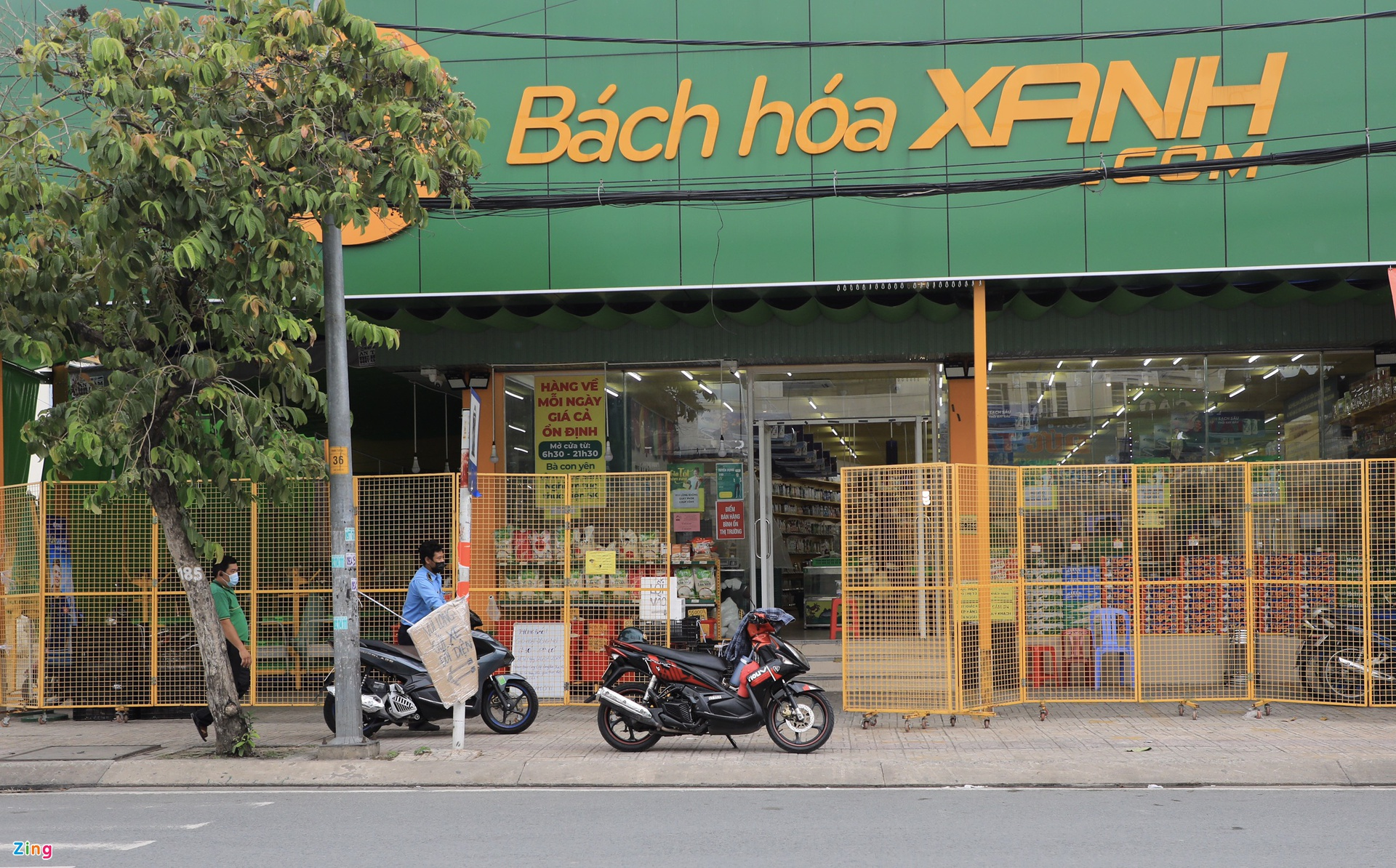 bach hoa xanh phuc vu kem anh 1