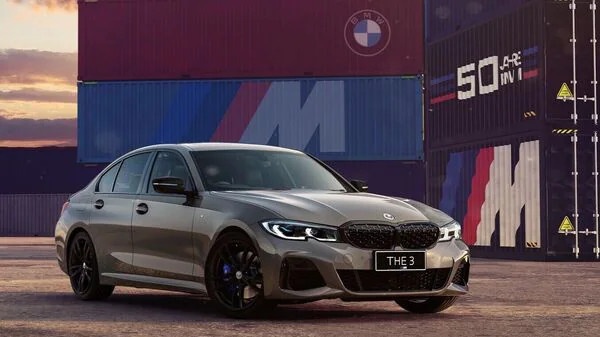 BMW M340i xDrive 50 Jahre M Edition voi mau son dac biet tai An Do hinh anh