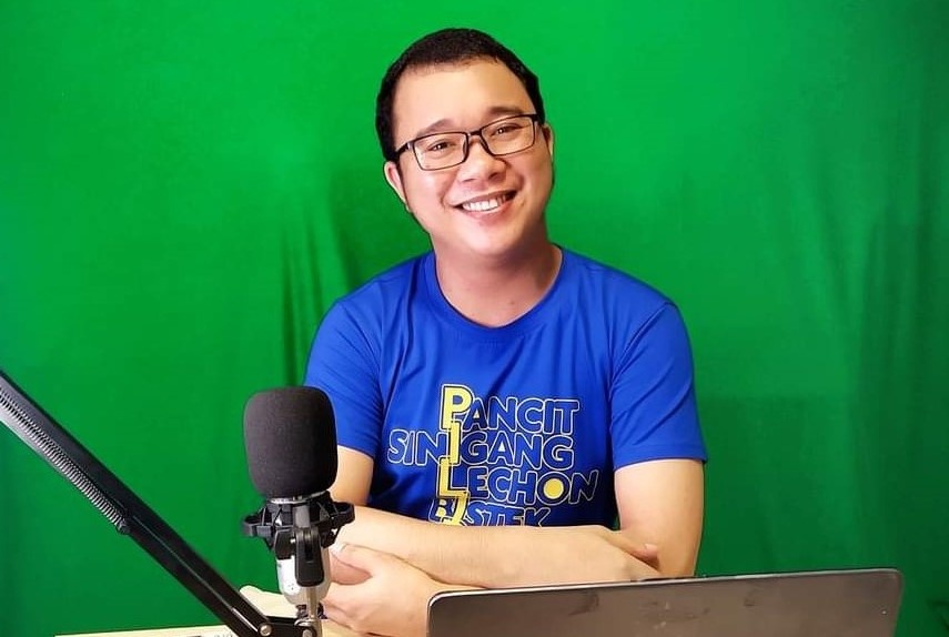 Chang trai Philippines to chuc show giai tri truc tuyen cho dong huong hinh anh