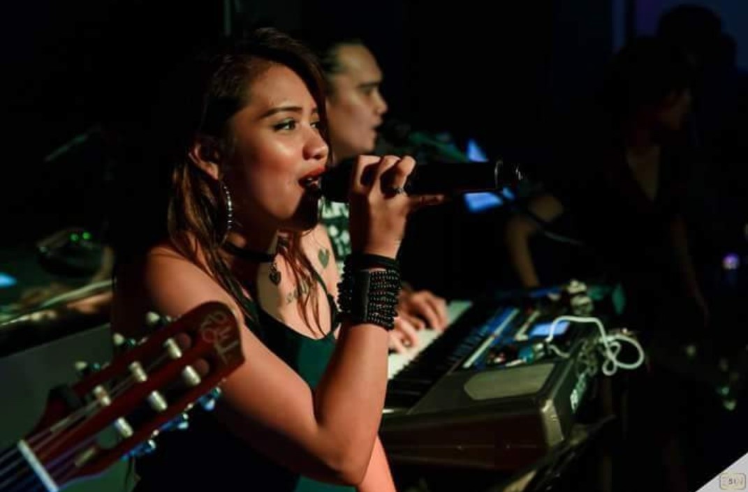 Ca si Philippines o TP.HCM: 'Hat truc tuyen giup toi bot nho nghe' hinh anh