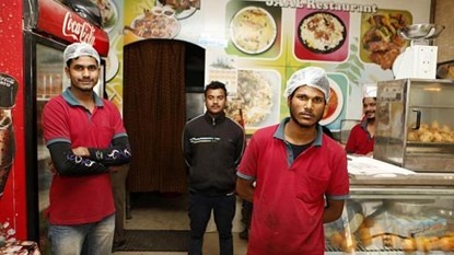 Nha hang mien phi cho nguoi ngheo o noi giau nhat the gioi hinh anh