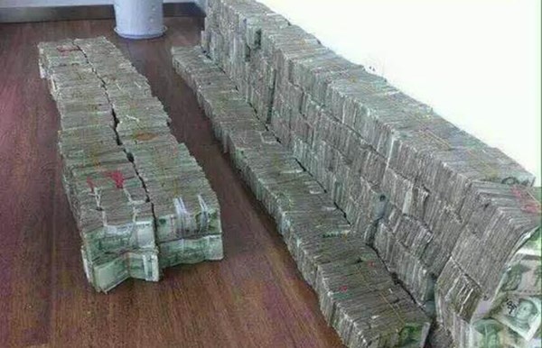 Dai gia mang 100 kg tien le di tau BMW 7 Series hinh anh