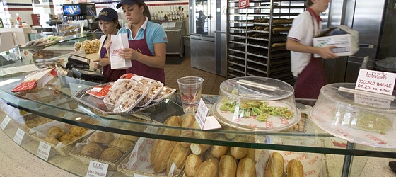 Chuoi banh mi Viet lon nhat the gioi khoi dau the nao? hinh anh