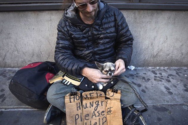 ATM tai Hy Lap se can sach tien vao thu hai hinh anh