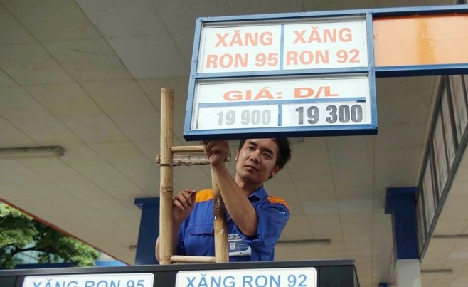 Gia xang kho giam vi ty gia? hinh anh