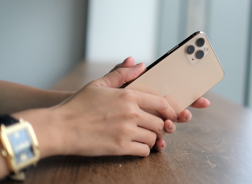 'Toi met moi khi nghi ve nhung chiec smartphone nghin do' hinh anh