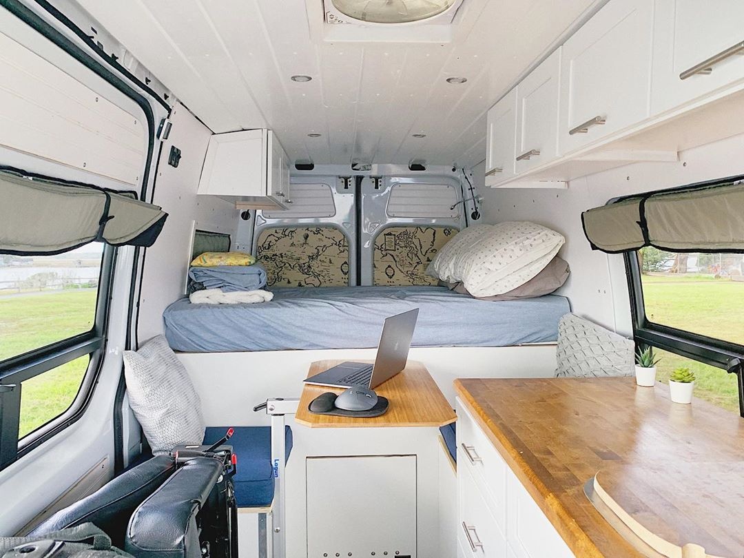 goc lam viec hi-tech,  lam viec tai nha,  COVID-19,  lam viec tu xa,  cach ly xa hoi anh 8