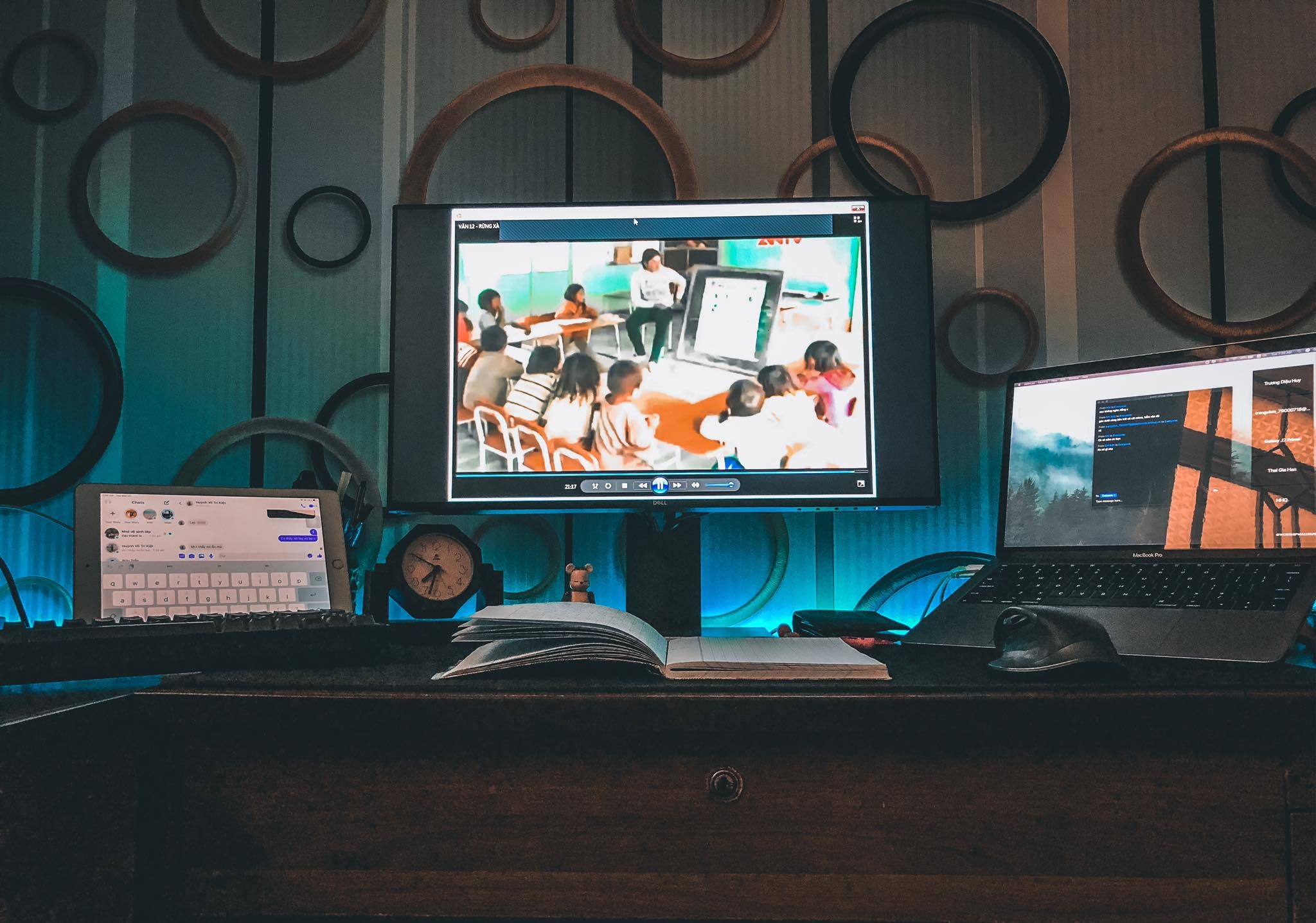 goc lam viec hi-tech,  lam viec tai nha,  COVID-19,  lam viec tu xa,  cach ly xa hoi anh 14