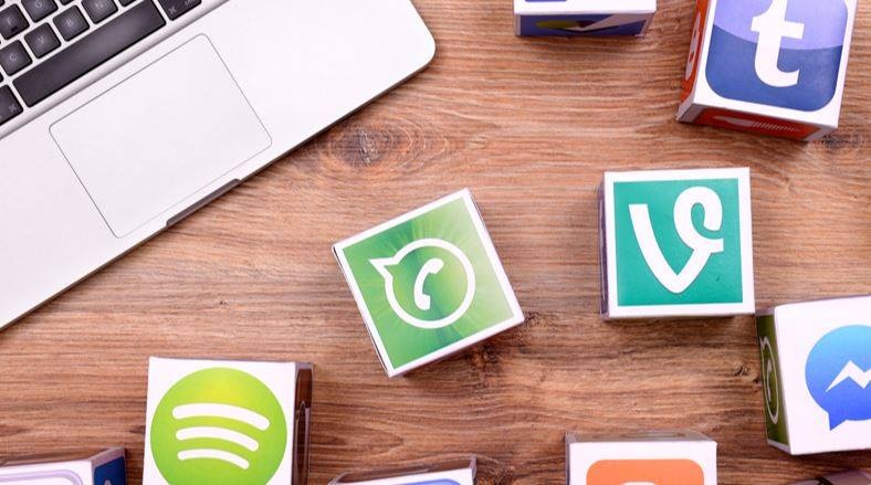 Covid-19 da thay doi cach toi online va song that hinh anh