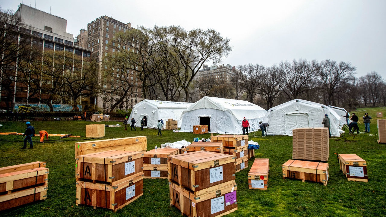 ty phu cong nghe,  Mark Zuckerberg,  Bill Gates,  Tim Cook,  CEO Facebook,  Covid-19,  khung hoang My anh 2