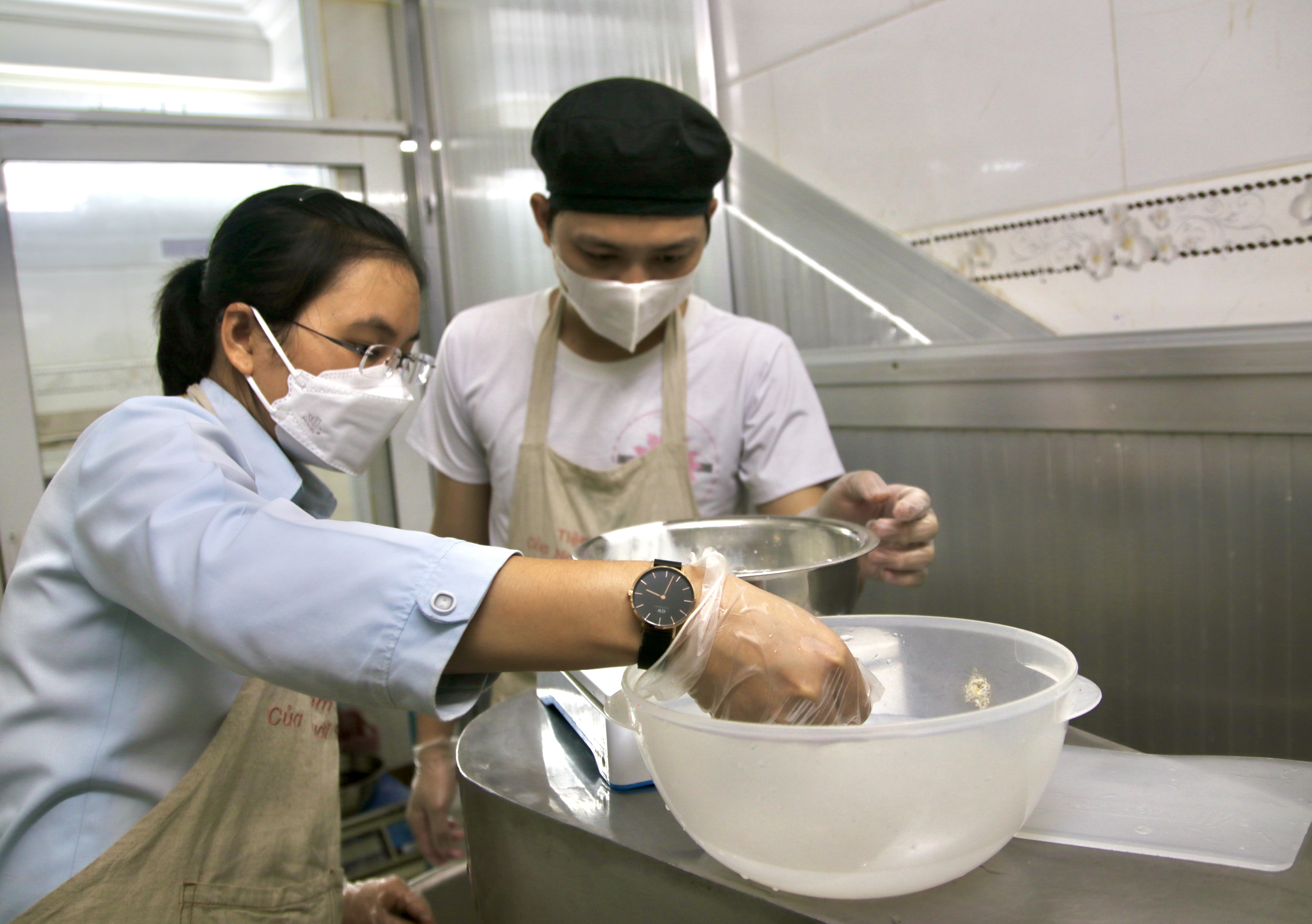 tiem banh khiem thi anh 2