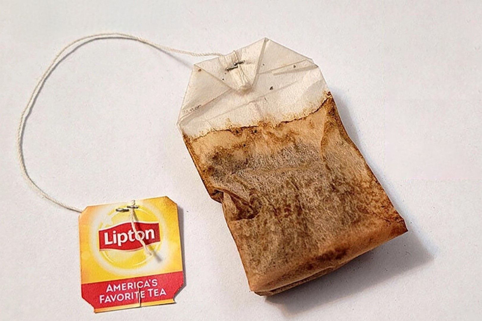 Tui loc tra vut di cua co Nu hoang Anh co gia chuc nghin USD hinh anh