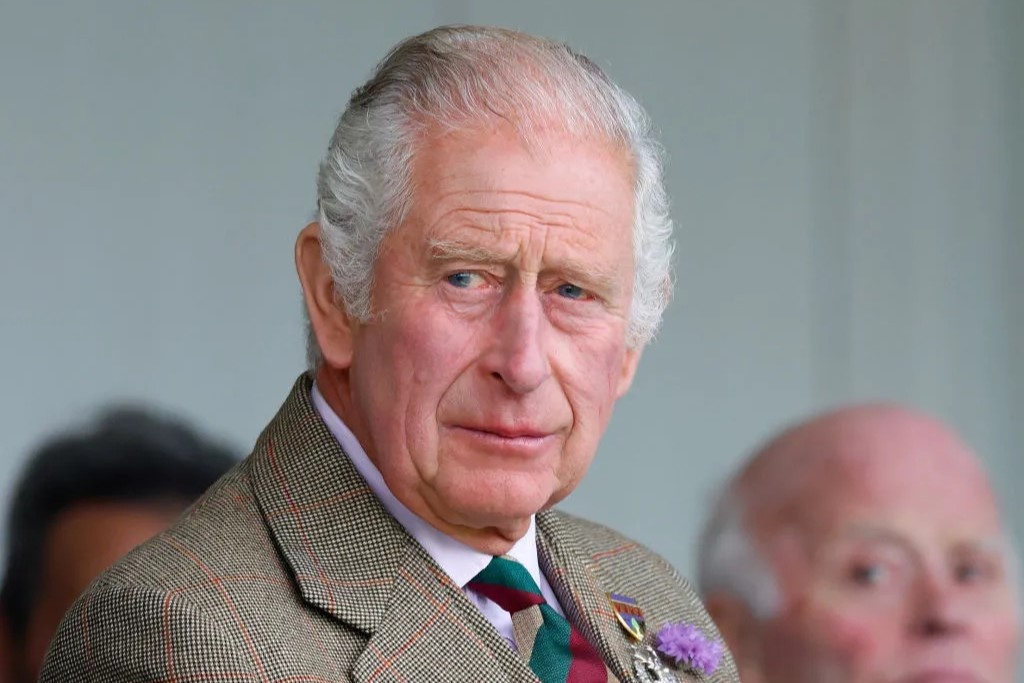 yeu cau cua nha vua anh 1