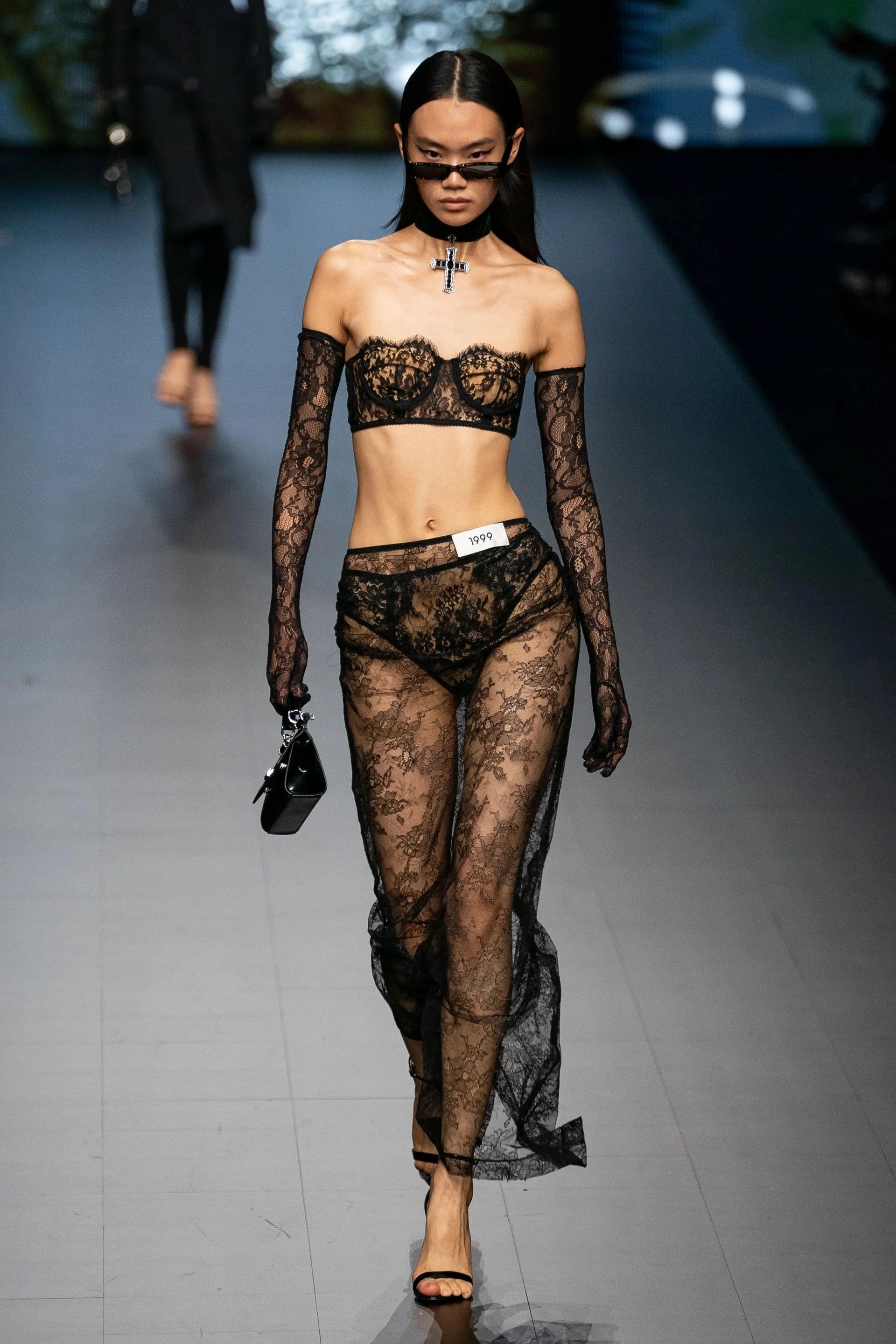 thoi trang naked dressing anh 3