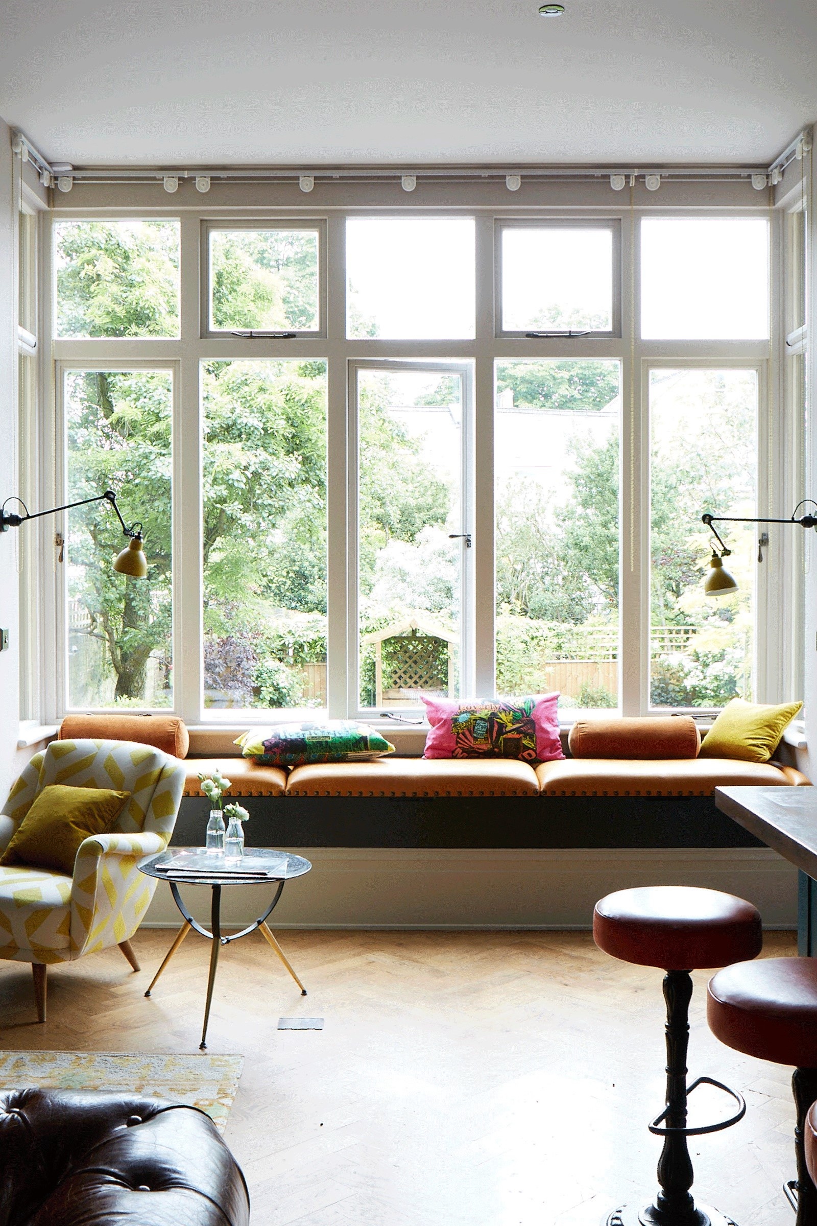 phong khach khong sofa anh 18