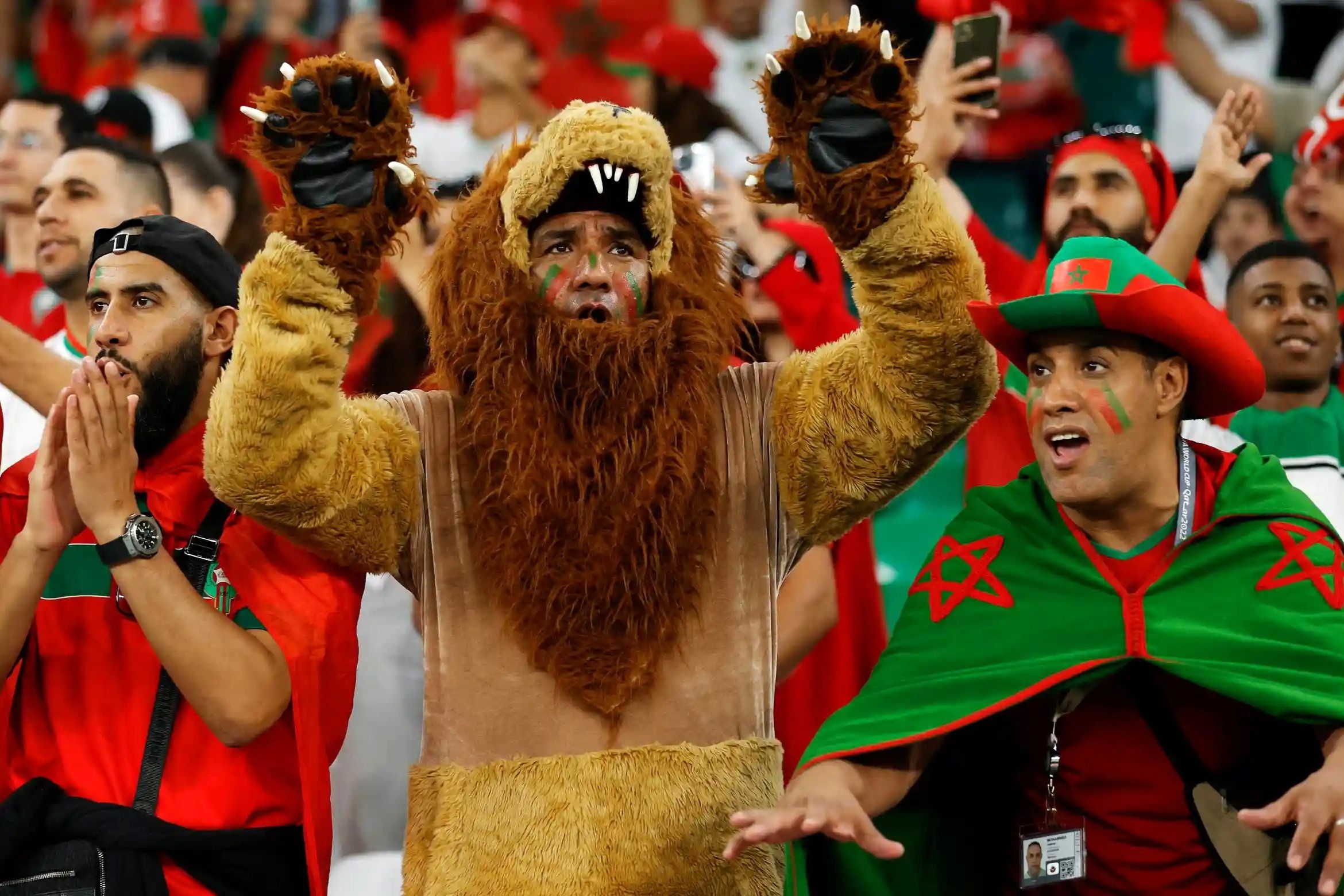 Nguoi Arab do ve Qatar vi tuyen Morocco hinh anh