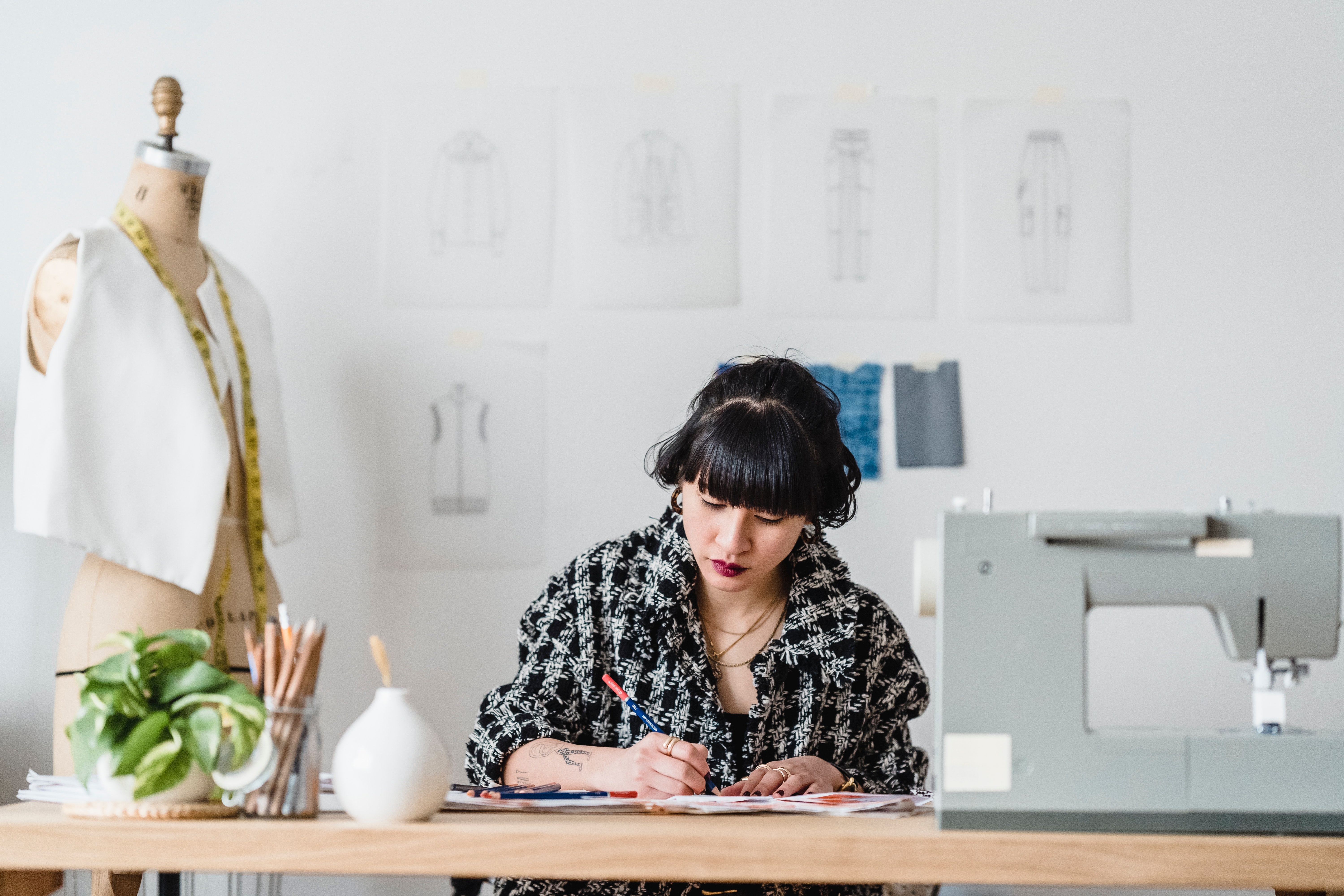 giao thua mot minh anh 1