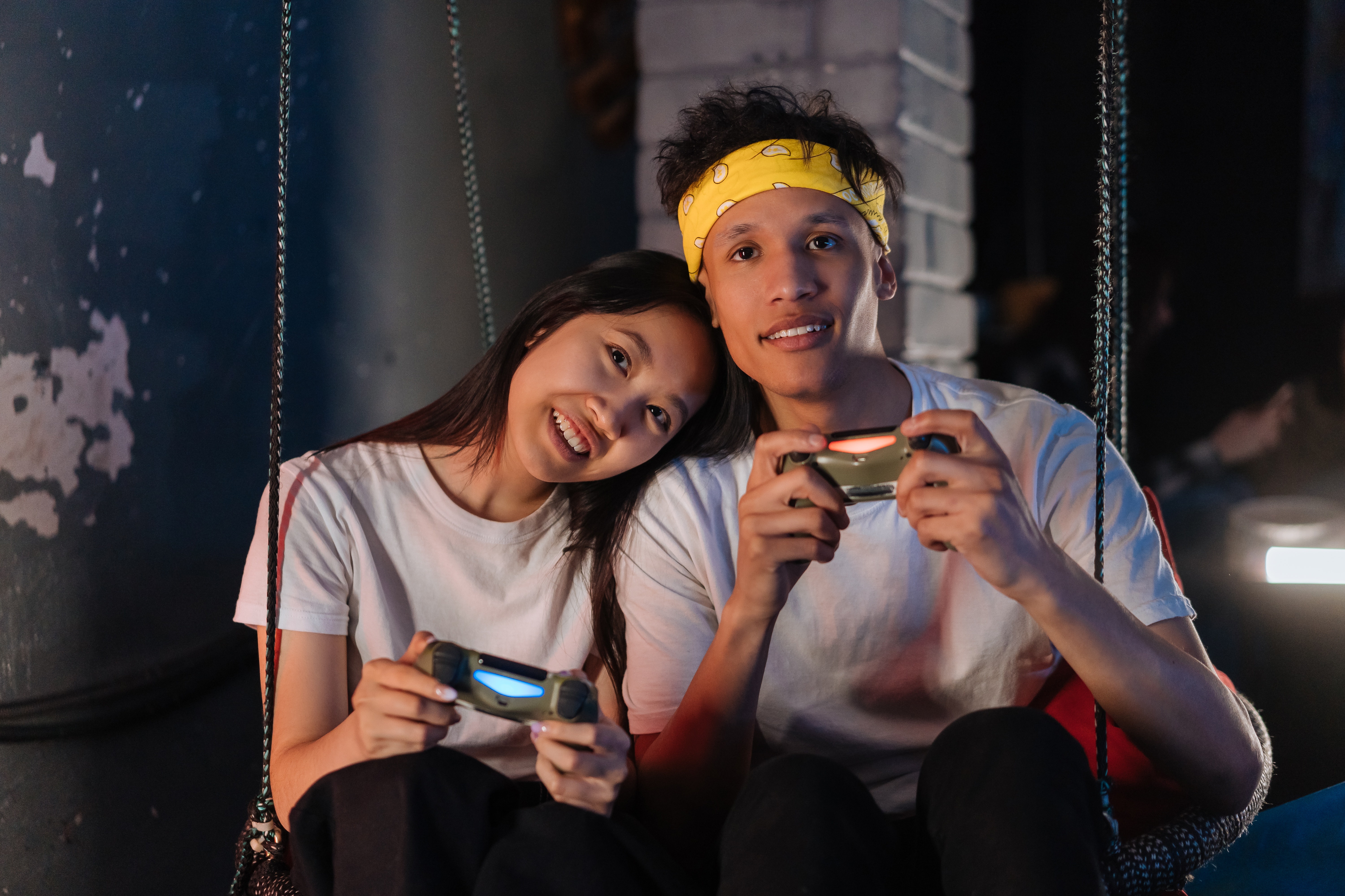 Nang cap buoi hen ho dem giao thua hinh anh