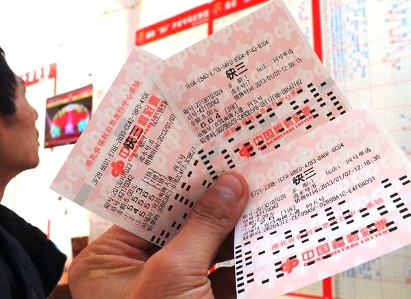 Nguoi dan ong trung xo so trieu USD nhung giau vo hinh anh