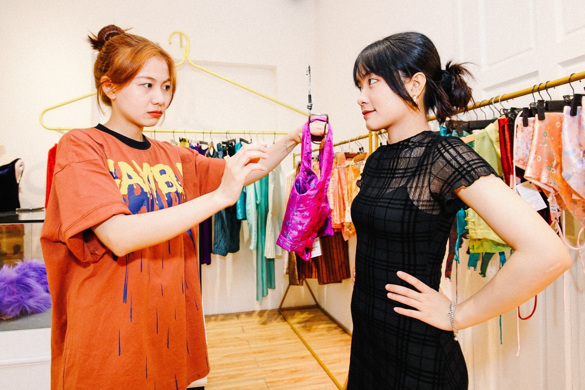 Chap nhan muc luong 5 trieu dong/thang hinh anh