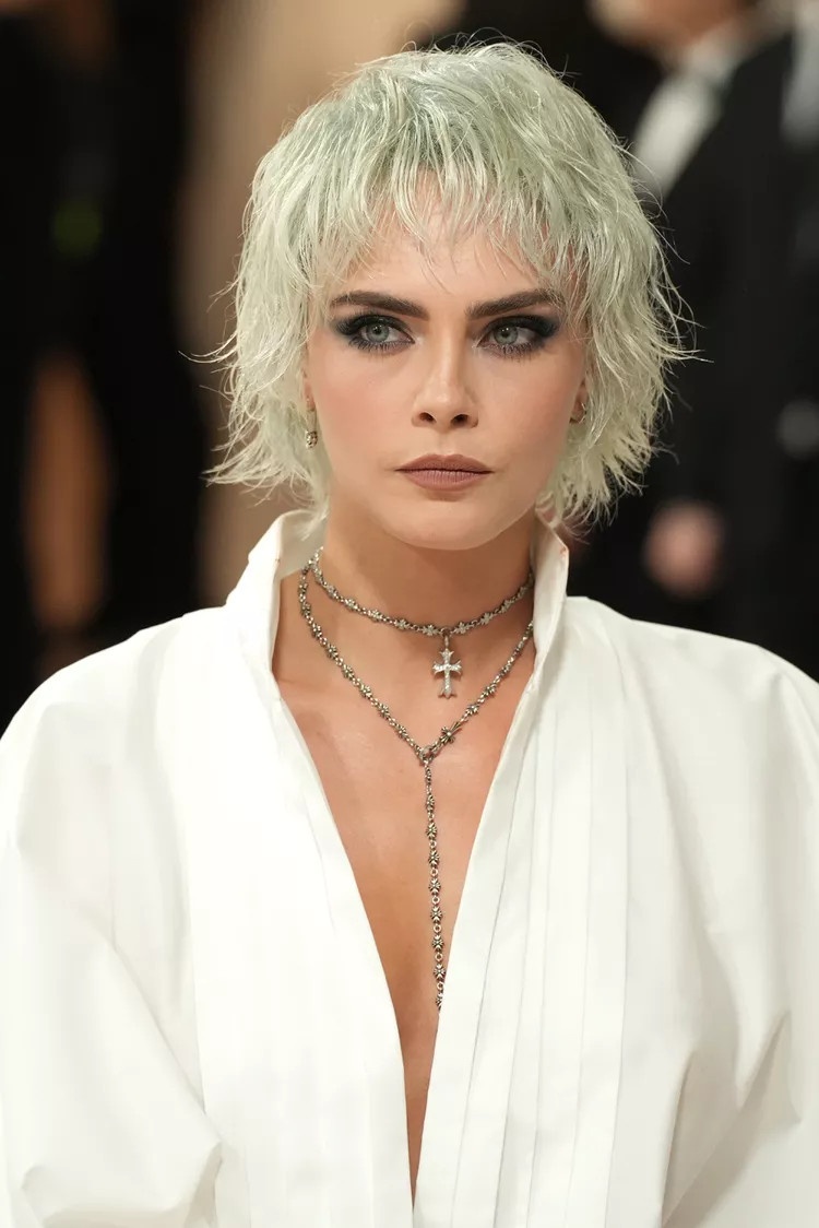 tỉa chân mày ảnh 9 tia chan may anh 9