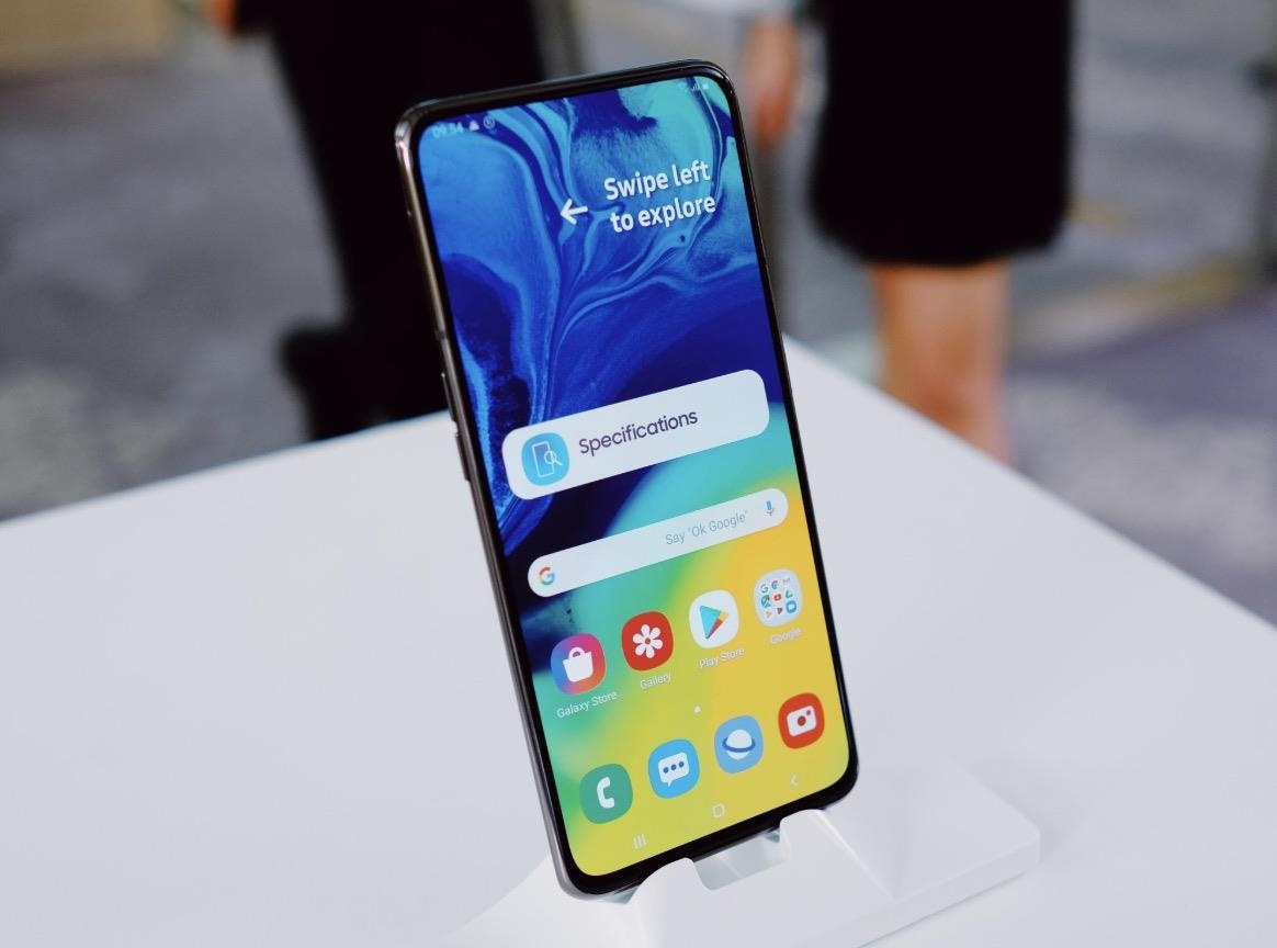 Galaxy A80 la di dong tran vien dung nghia dau tien cua Samsung hinh anh