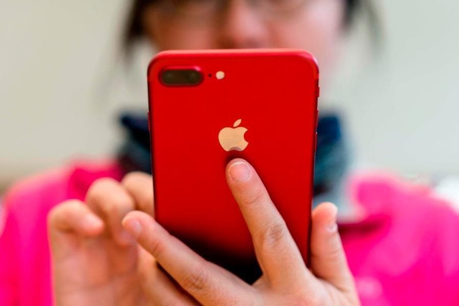 Google dut ao Huawei, Apple va lay khi lien tuc bi keu goi tay chay hinh anh