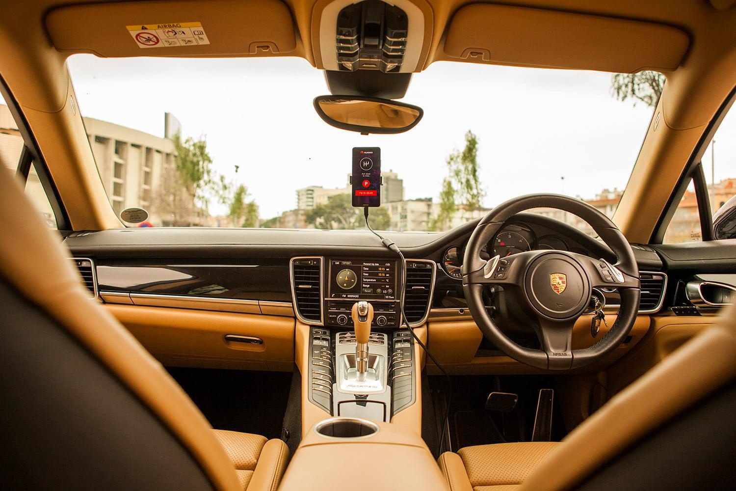 Huawei phat trien xe tu lai anh 1