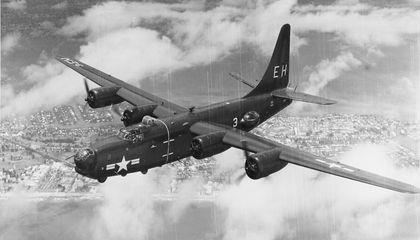 Su that ve UFO o Khu vuc 51 anh 1