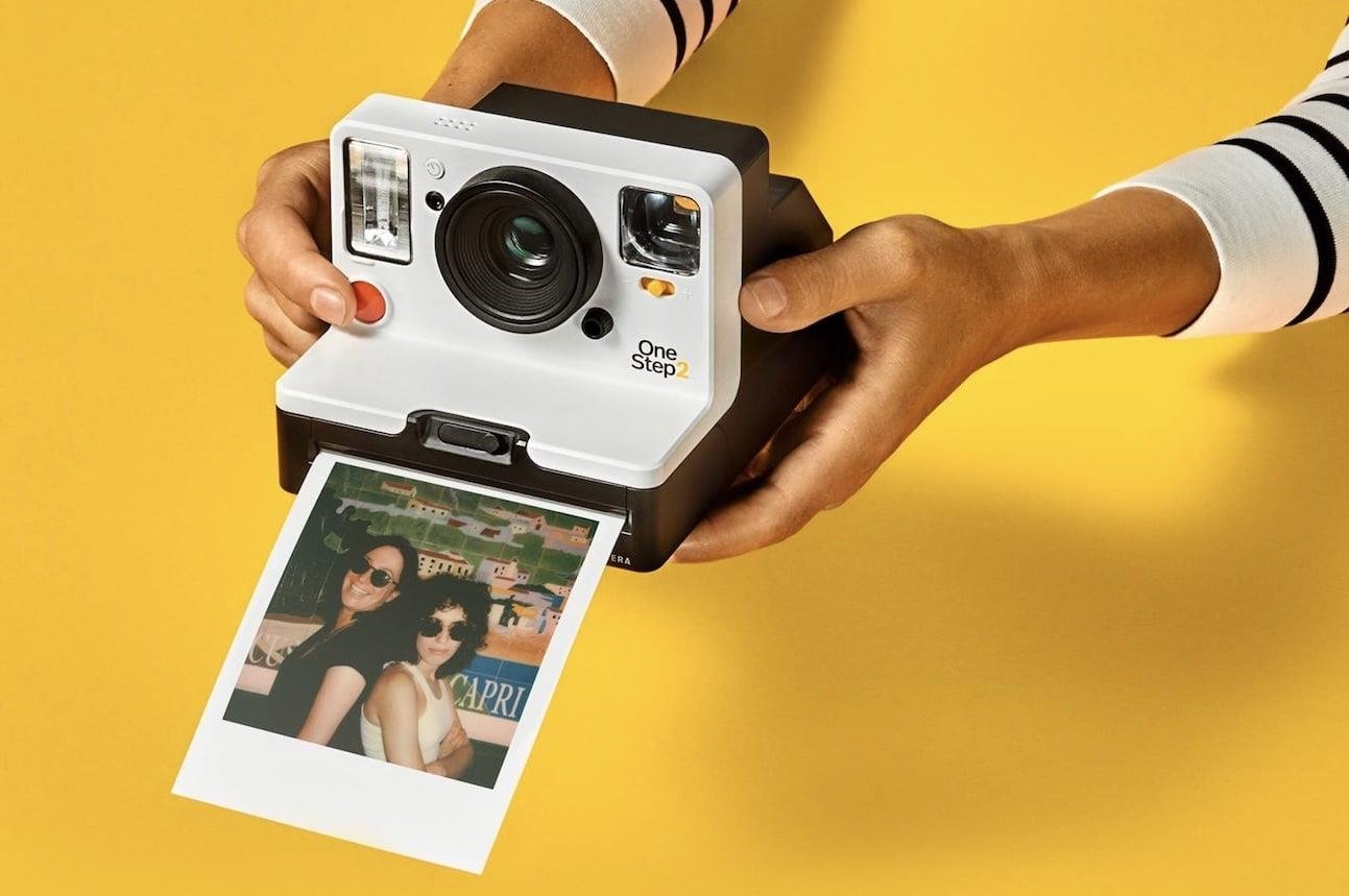 Vi sao dia vinyl, may phim va thiet bi dien tu 'toi co' van song tot? hinh anh