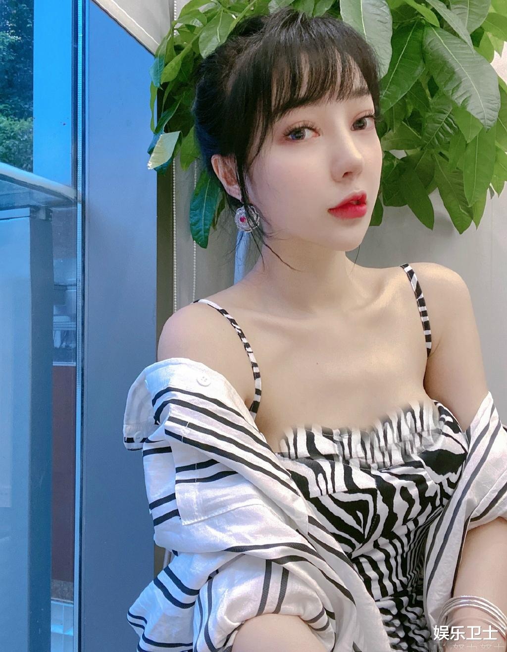 Hoành Cảnh Du hẹn hò hot girl ảnh 1 Hoanh Canh Du hen ho hot girl anh 1