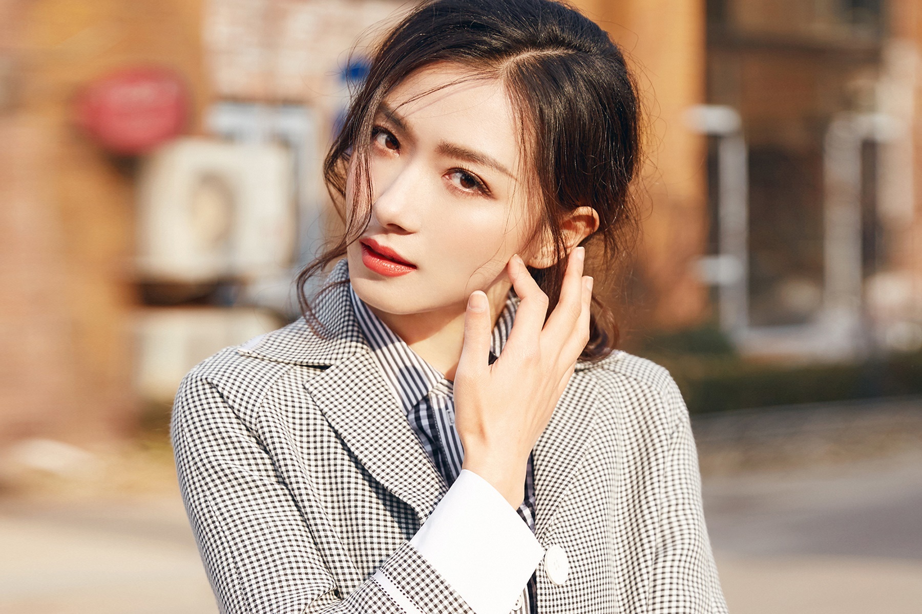 Phan ung cua Van Thien khi bi to gia gay xuong hinh anh