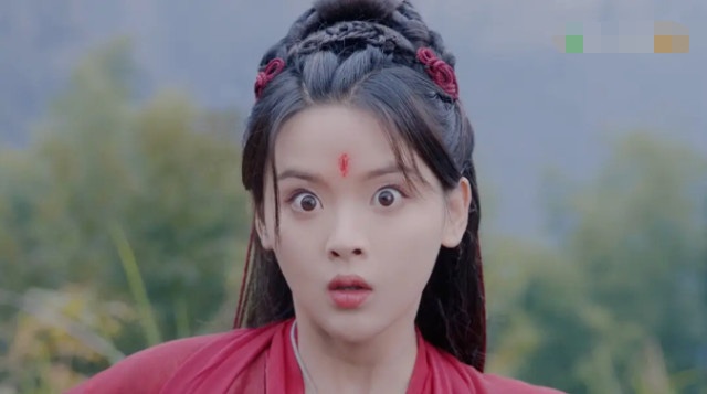 Duong Sieu Viet phan hoi ve tranh cai dien xuat hinh anh