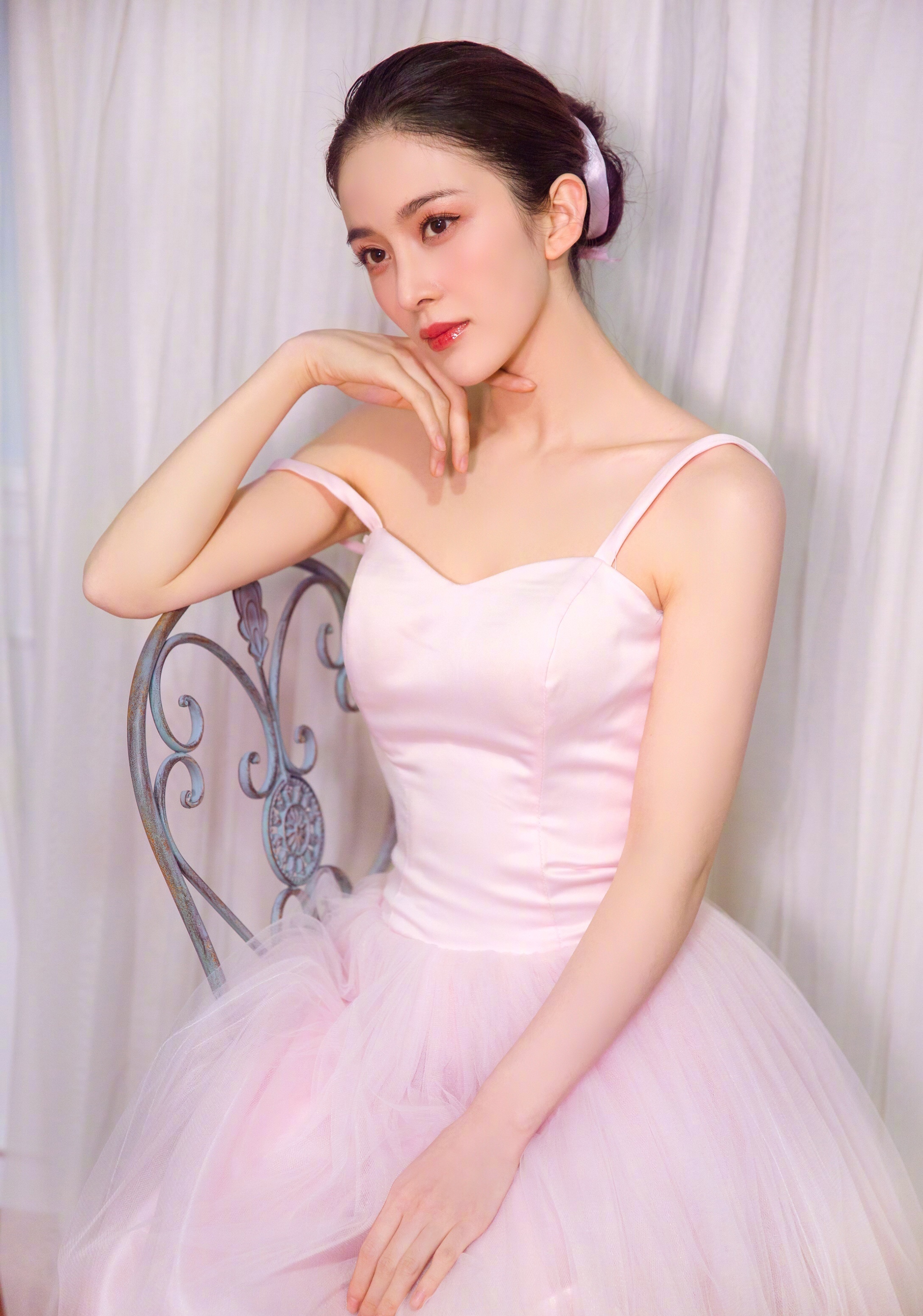 Nu chinh Truong An Nac lam thi phi anh 4