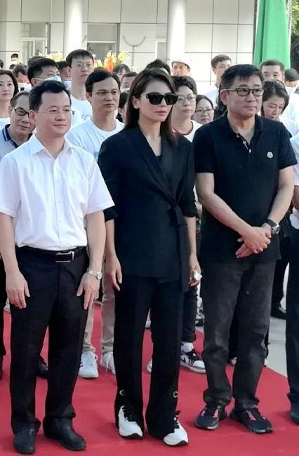 Vo chong Luu Dao anh 1