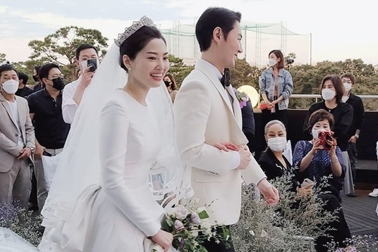 Le cuoi cua nam ca si Jun Jin hinh anh