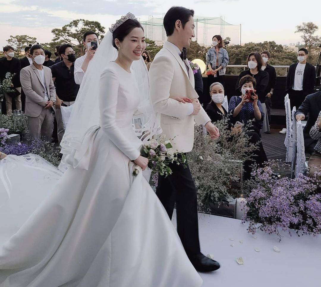 Jun Jin Shinhwa ket hon anh 1