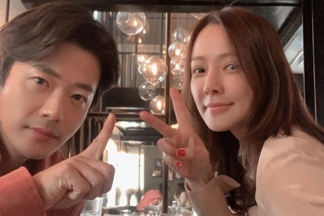 Vo chong tai tu Kwon Sang Woo ky niem 12 nam cuoi hinh anh