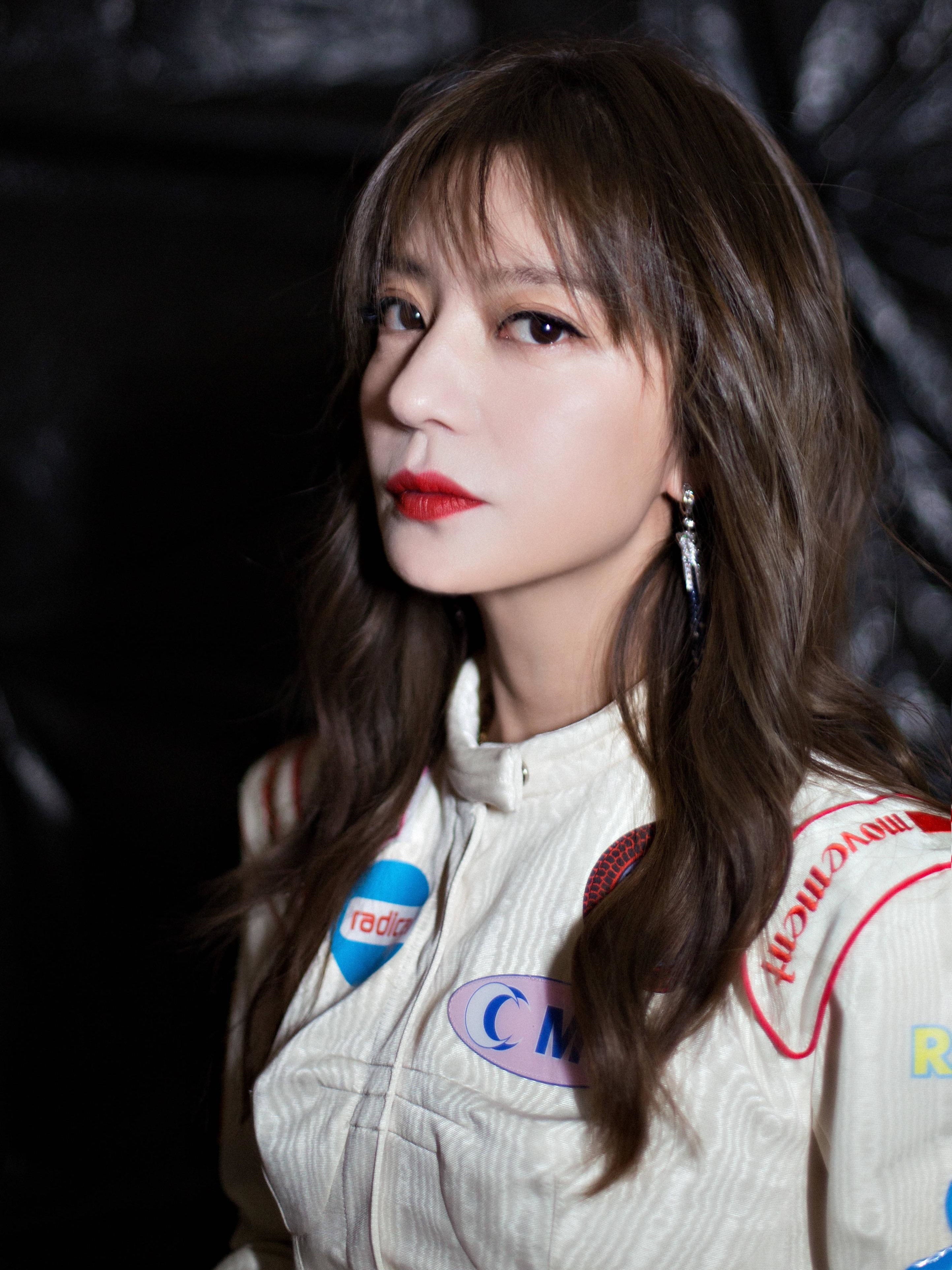 Moi quan he cua Trieu Vy va Huynh Dich anh 2