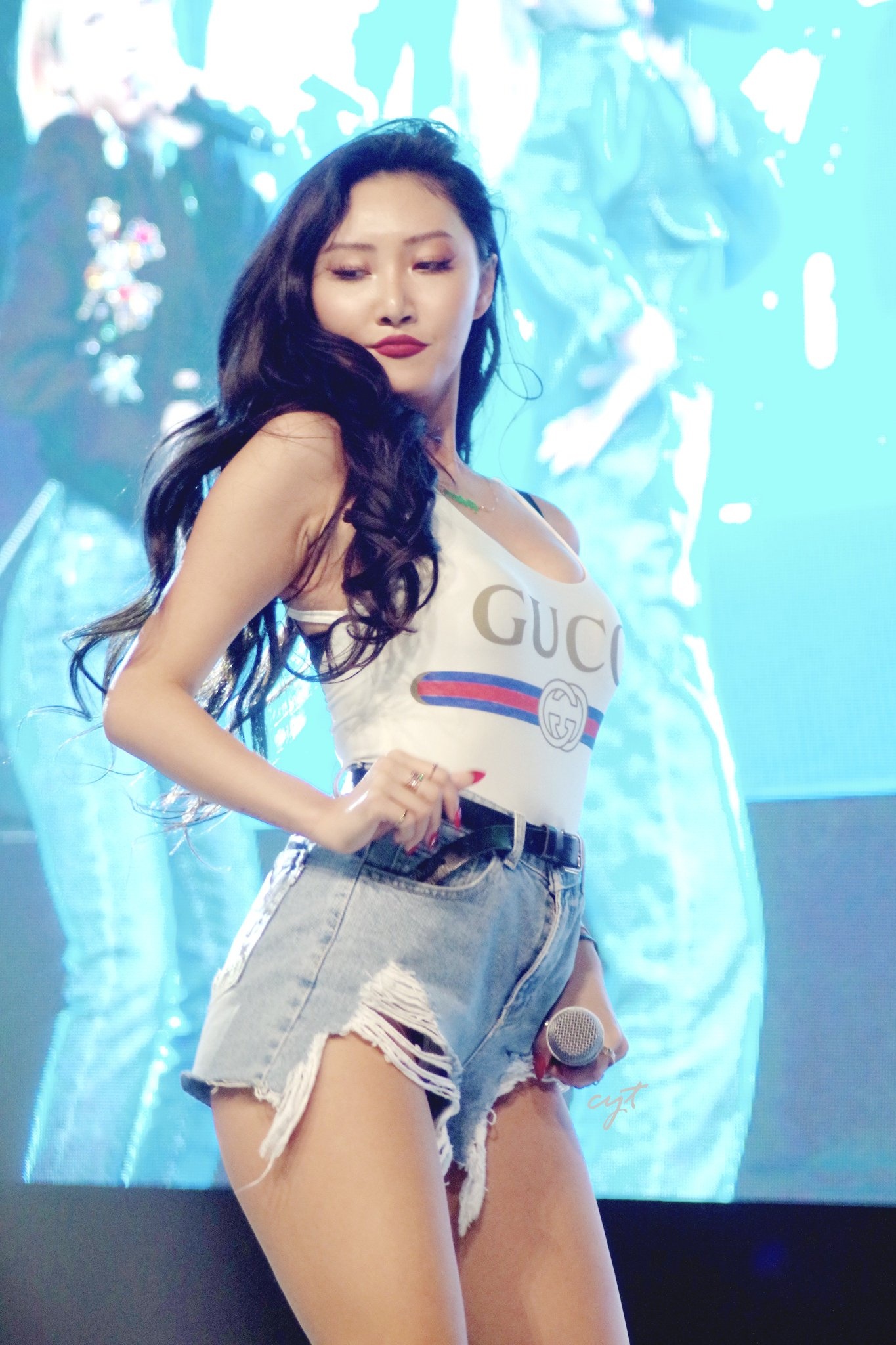 5 nu idol Kpop so huu body nong bong anh 1