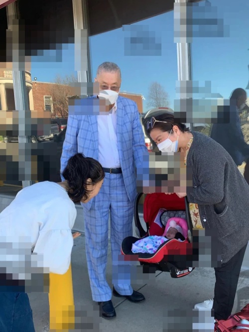 Bậc thầy piano Trung Quốc làm cha ở tuổi 81 ảnh 1 Bac thay piano Trung Quoc lam cha o tuoi 81 anh 1