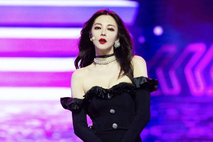 Nhom nhac 'chi dai' Trung Quoc tan ra sau 4 thang hinh anh