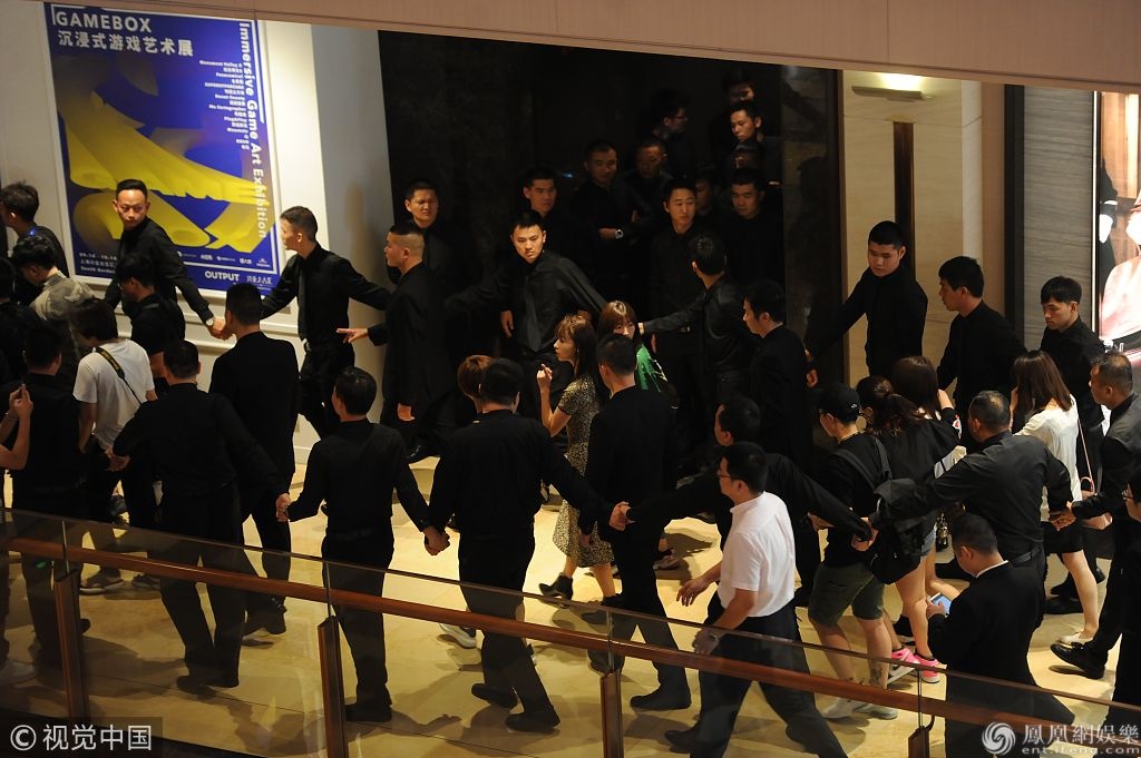 Sao Trung Quoc huy dong dong dao ve si anh 2