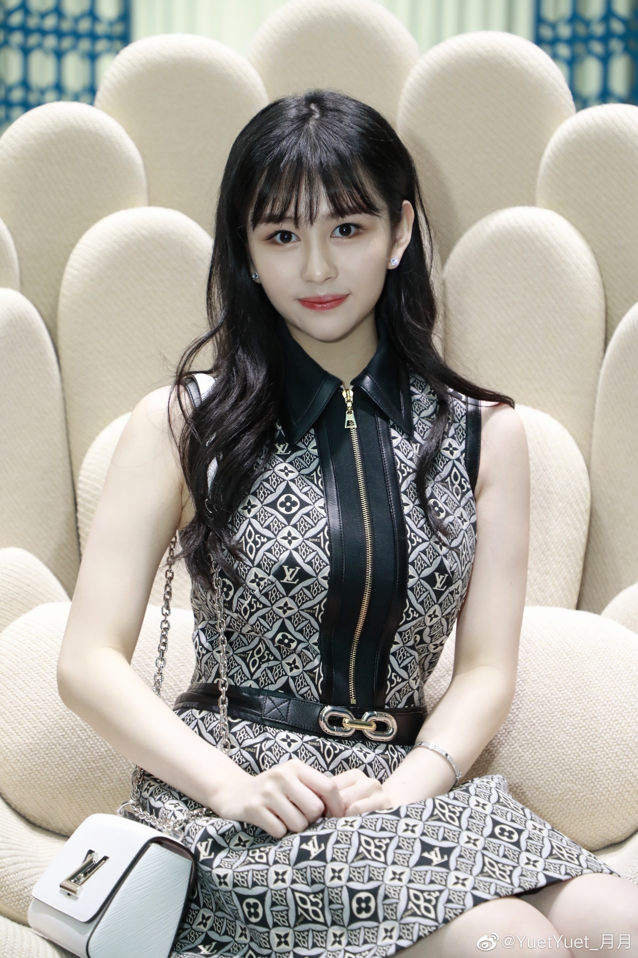 Con gai Khau Thuc Trinh anh 1