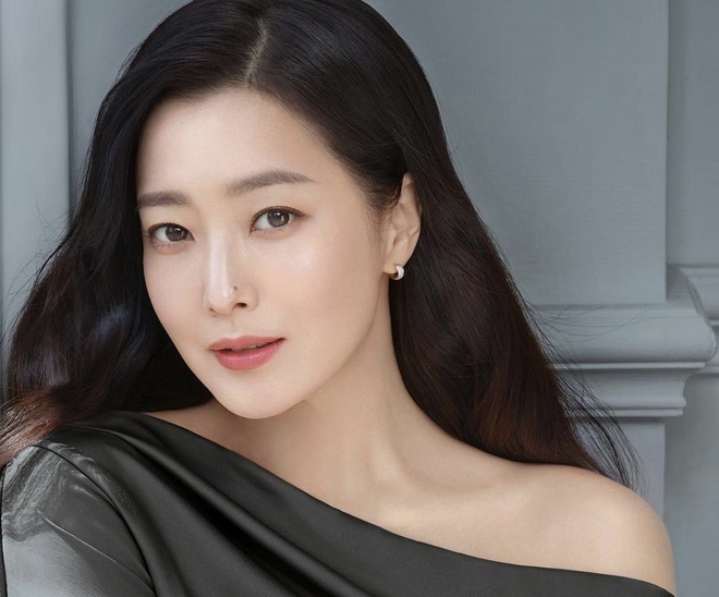 Kim Hee Sun luon tu tin ve ngoai hinh hinh anh