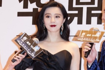 Canh nghe si Trung Quoc bo ve giua su kien hinh anh