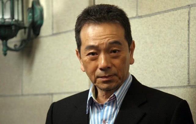 Dien vien gao coi Truong Than Quang khoc tren livestream anh 3