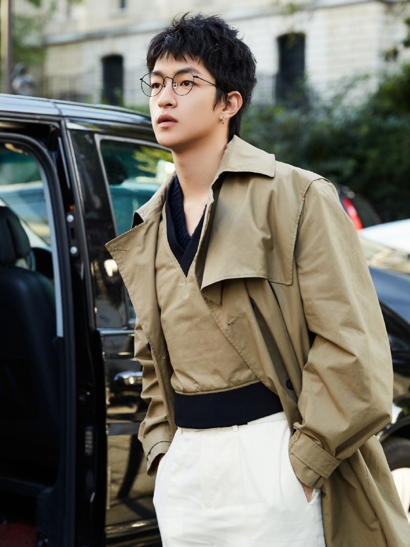 Sao nam Trung Quoc bi phanh phui doi song hon loan anh 13